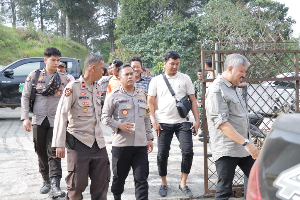 Kapolres Pinrang Mengadiri Kegiatan Baksos Kesehatan Dalam Rangka HKN Ke-59 Di Sali-Sali