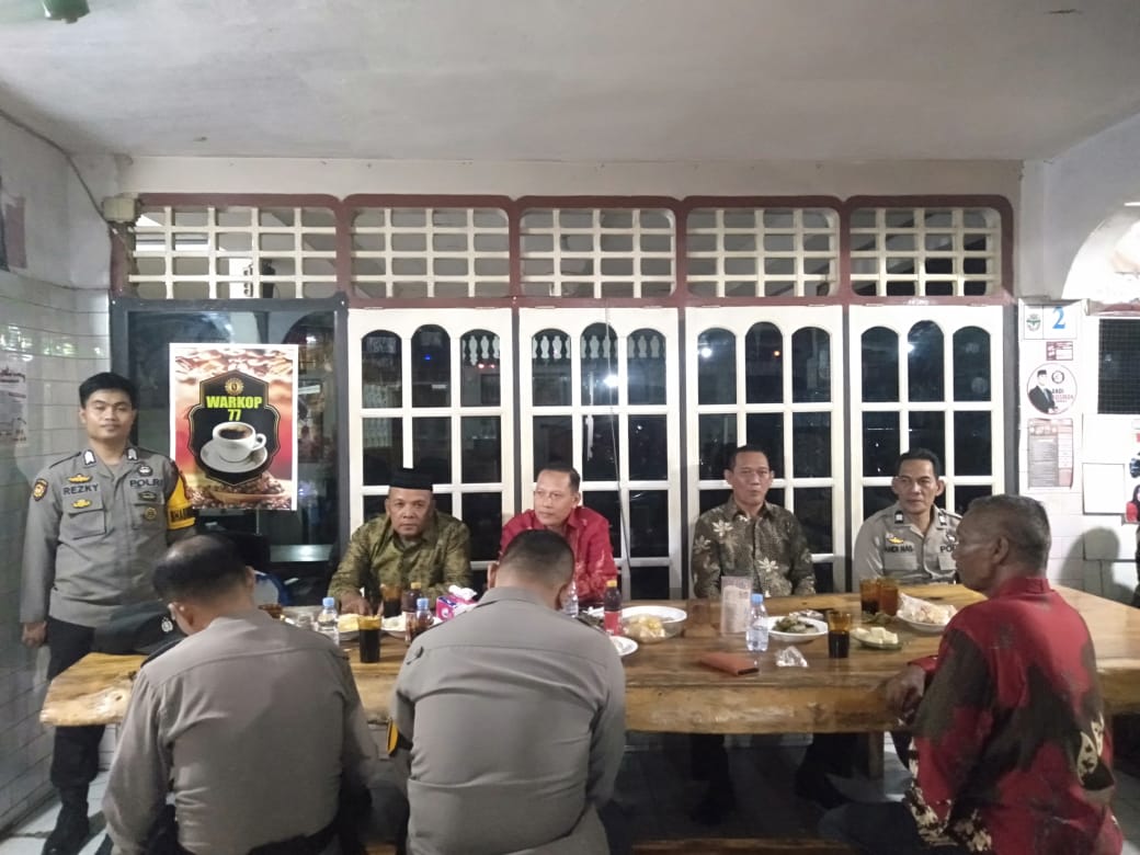 Sinergitas TNI-POLRI Hadir di Tengah Masyarakat Dalam Acara Pesta Pernikahan Kerukunan Keluarga Jawa