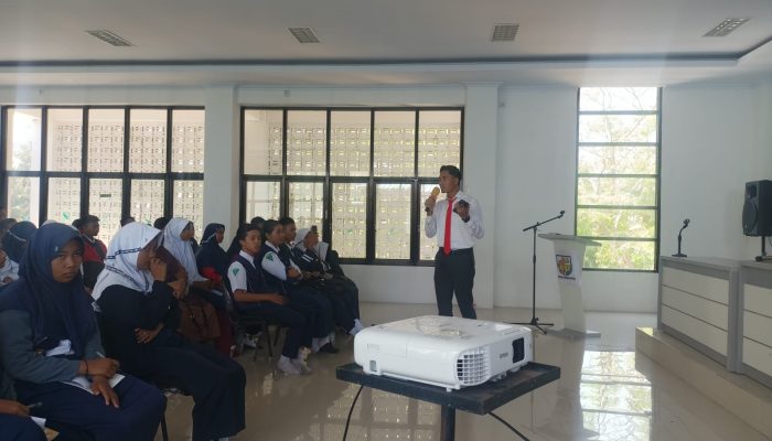 KBO Narkoba Polres Sidrap Jadi Narasumber Talk Show Sekolah Bersinar