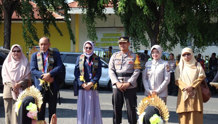 Terima Kunjungan Tim Survey Akreditasi Klinik Sarja Arya Racana, Kapolres Soppeng : Upaya Peningkatan Mutu Pelayanan Kesehatan Primer