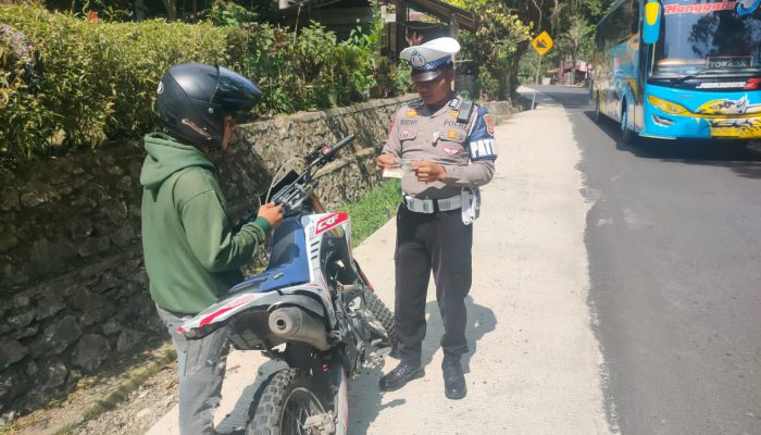 Satlantas Bersama Dishub Tana Toraja Gencar Melakukan Razia Penertiban Buku Kir