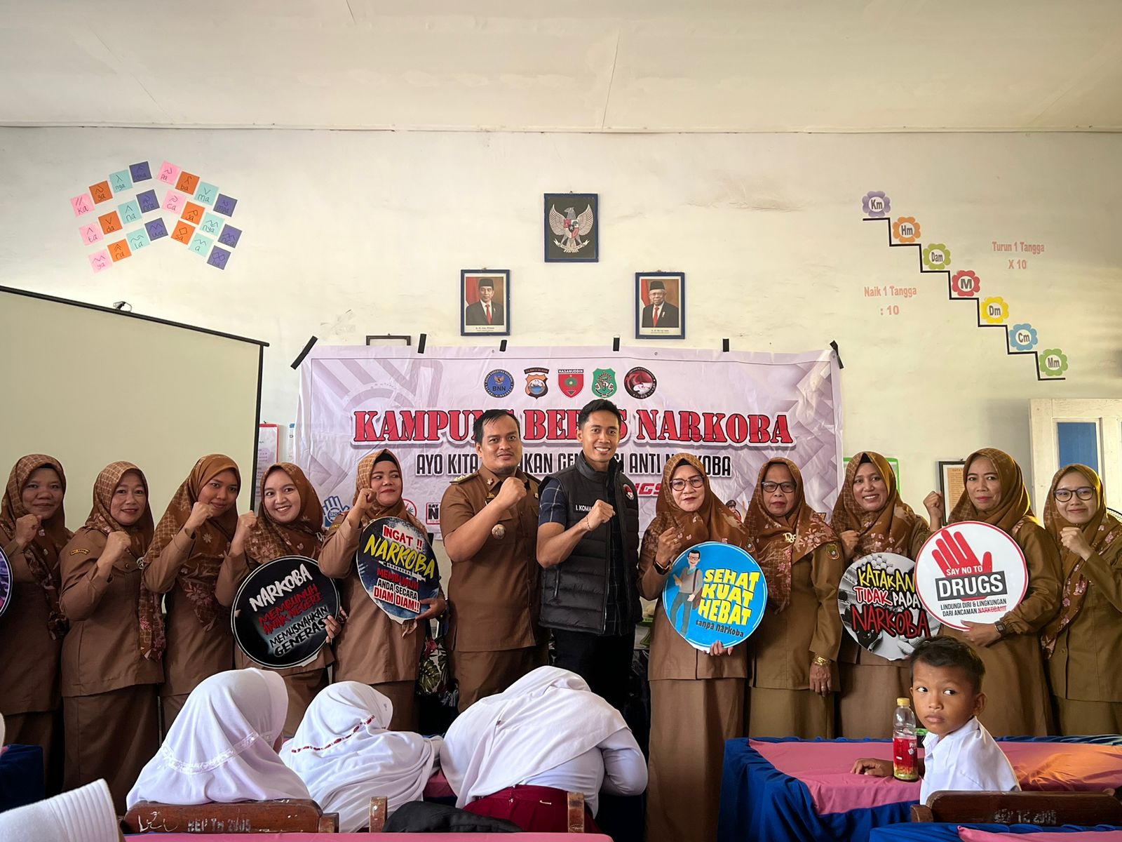 Berikan Pemahaman Bahaya Narkoba Sejak Dini, Satgas KBN Mappadeceng Polres Sidrap Kunjungi Sekolah Dasar