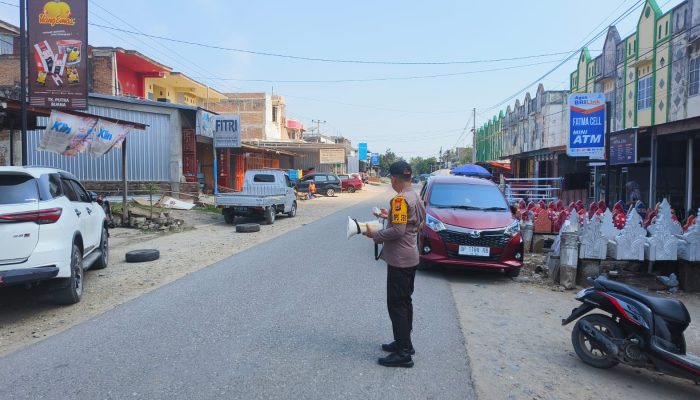 Cegah Gangguan Kamtibmas, Kapolsek Belawa Polres Wajo Pimpin Patroli Di Pasar Siyo Leppangeng