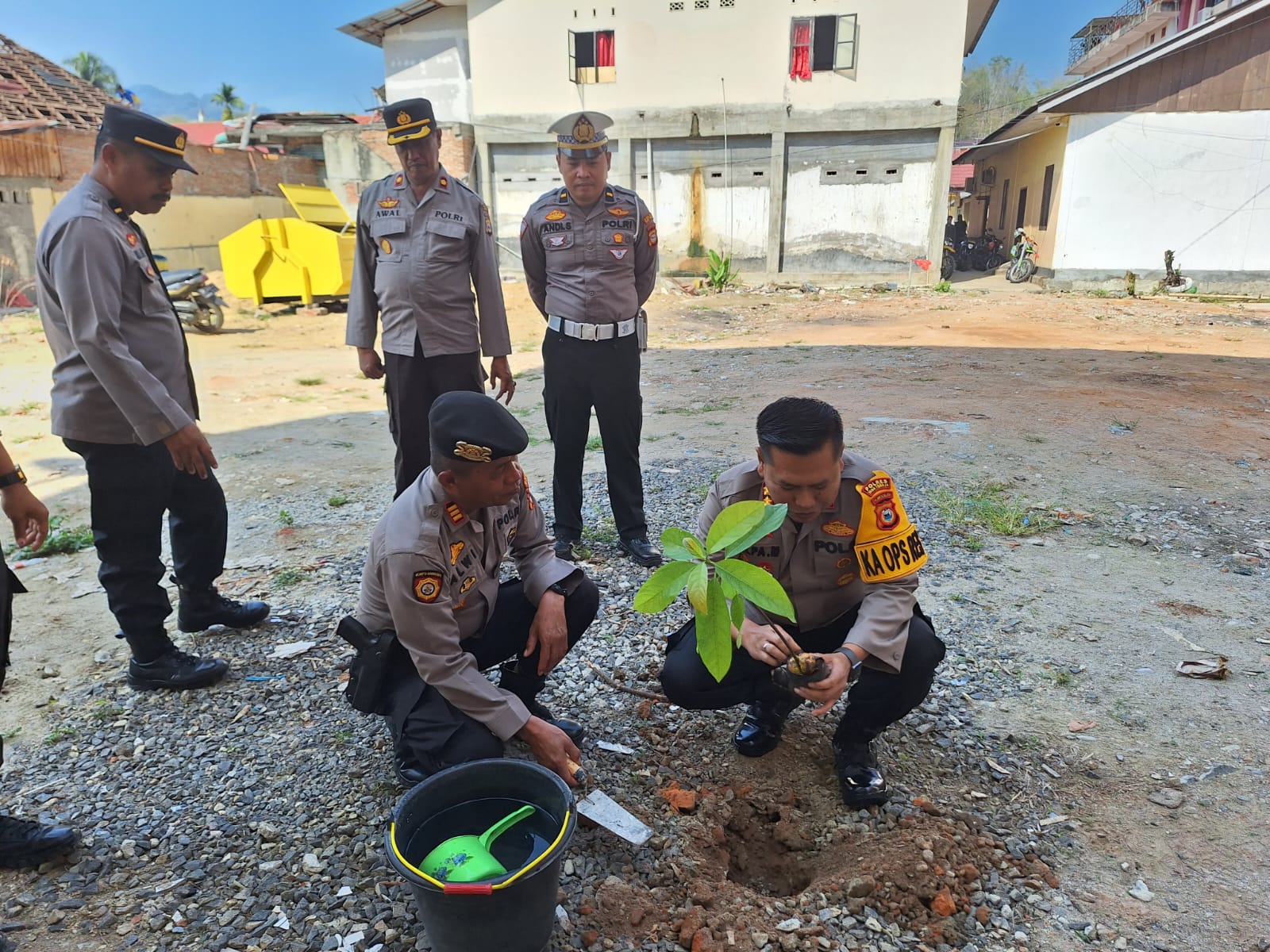 Polres Tana Toraja Dukung Aksi Penanaman Sejuta Pohon