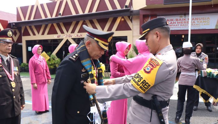 Polres Soppeng Gelar Wisuda Purna Bakti Personil yang Memasuki Masa Pensiun Periode Juli 2022 – Oktober 2023