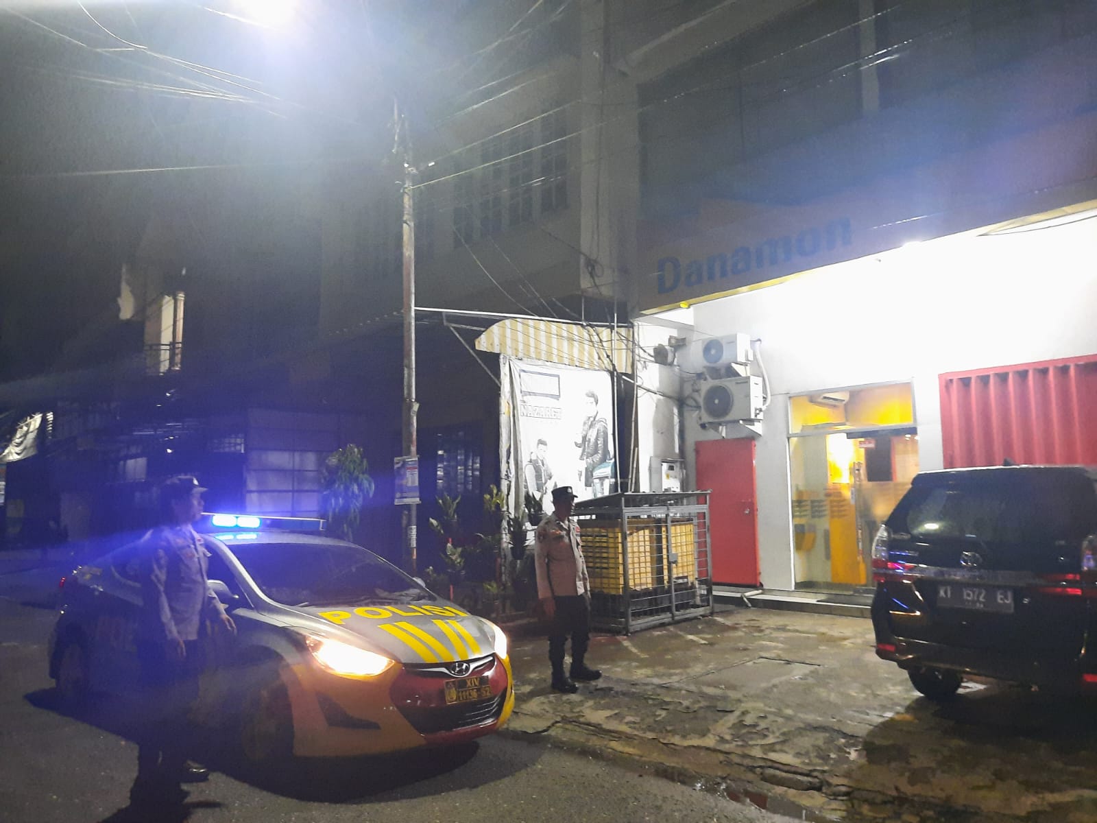 Personil Polsek Watang Sawitto Laksanakan Patroli Blue Light