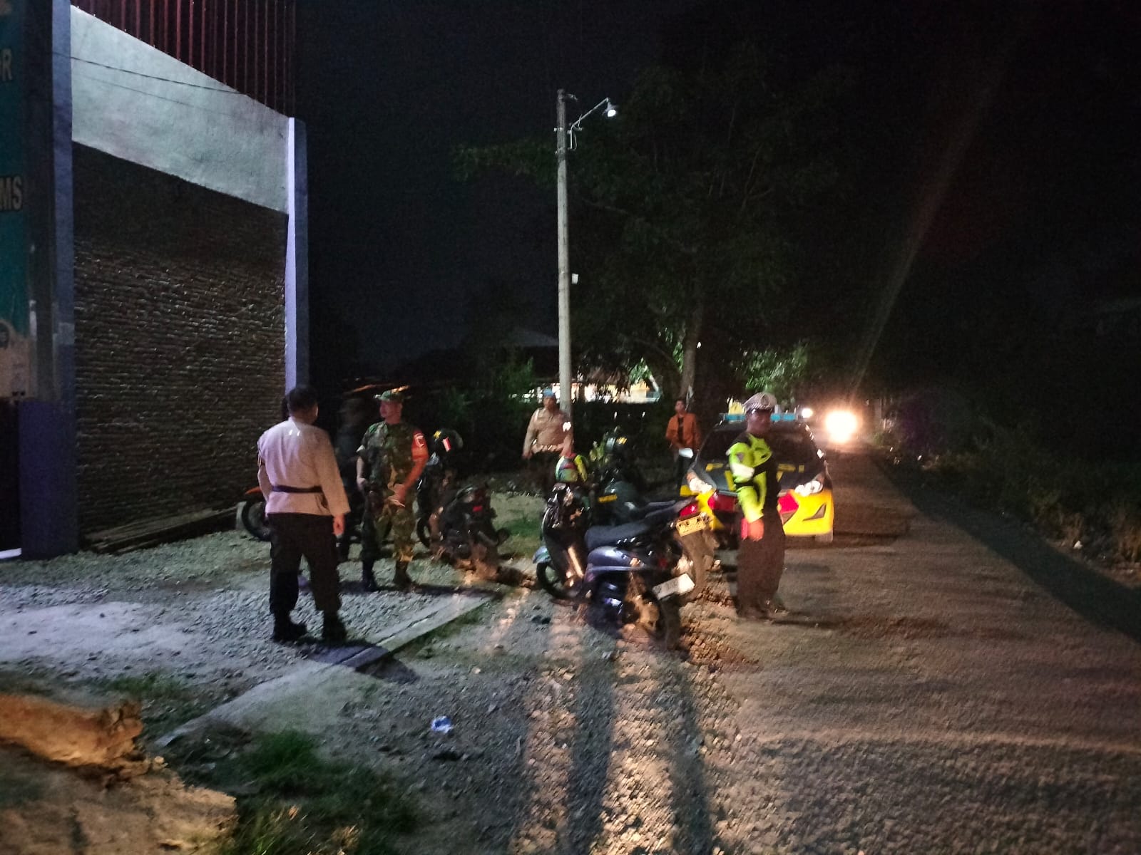 Cegah Gangguan Kamtibmas, Personil Polsek Watang Sawitto Laksanakan Ops Cipkon di Beberapa Titik