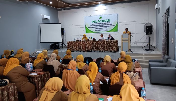 Kasat Reskrim Polres Pinrang Sebagai Narasumber Dalam Rangka Pelatihan Pelayanan Kesehatan