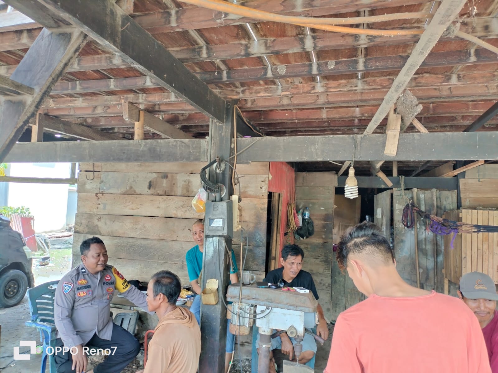 Bhabinkamtibmas Polsek Sajoanging Ajak Warga Jaga Kamtibmas Jelang Pemilu 2024