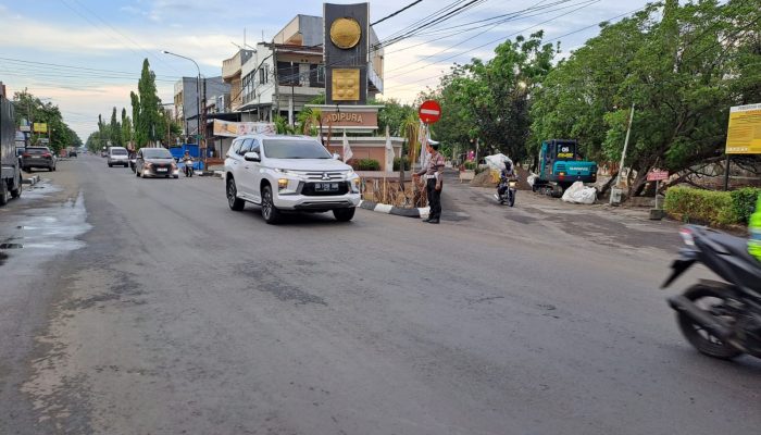 Sat Lantas Melaksanakan Gatur Pagi antisipasi kemacetan dan kecelakaan lalulintas