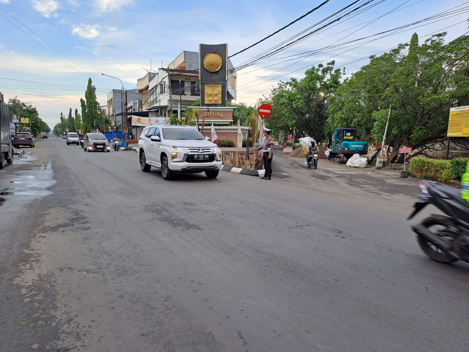 Sat Lantas Melaksanakan Gatur Pagi antisipasi kemacetan dan kecelakaan lalulintas