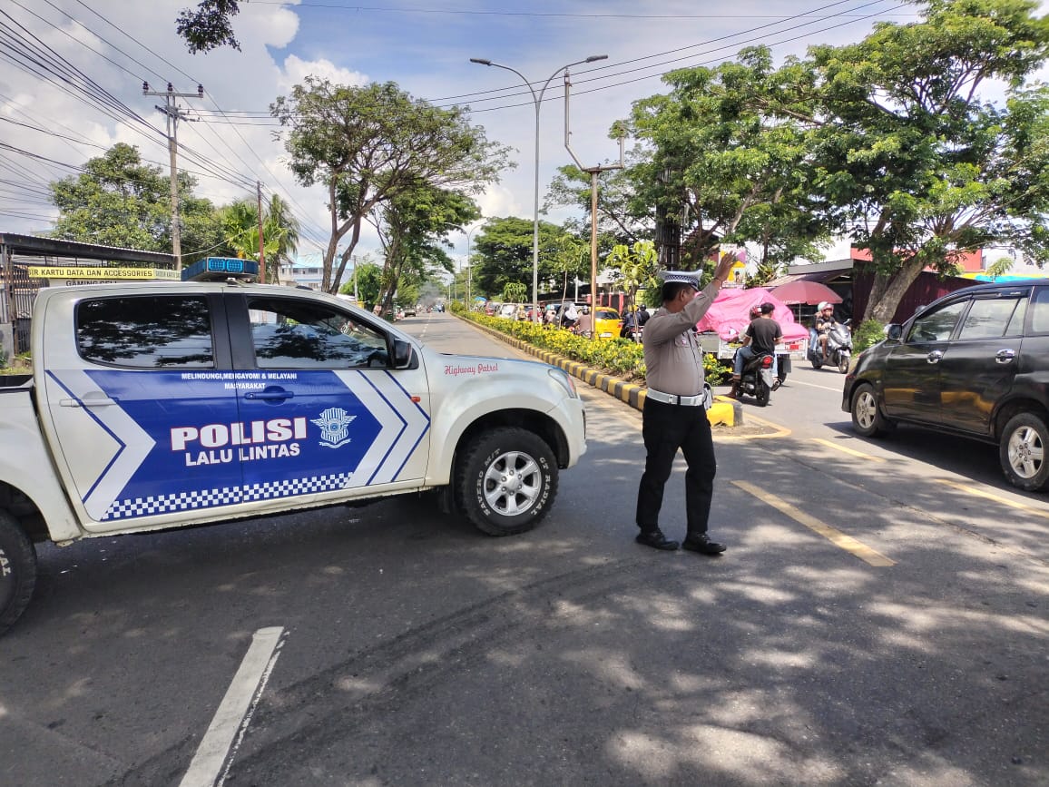 Beri Rasa Aman Dan Nyaman Kepada Pengguna Jalan, Sat Lantas Polres Palopo Laksanakan Gatur Lalin