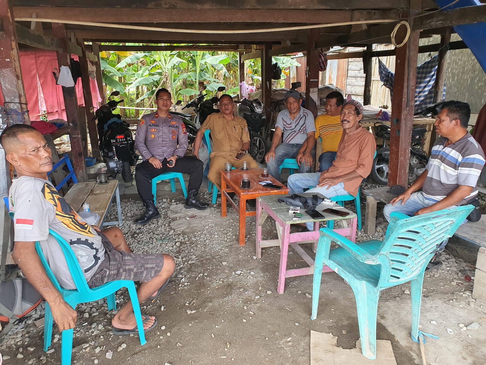 Kapolsek Sabbangparu Pimpin Patroli Dan Pengamanan Di Pasar Salo Jampu