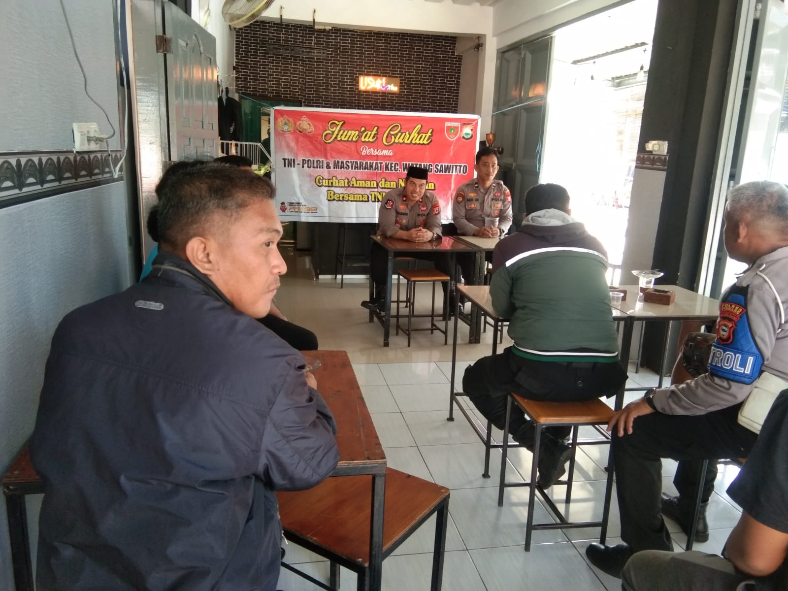 Jum'at Curhat, Kapolsek Watang Sawitto: Mari Menajaga Situasi Kamtibmas Di Tahun Politik Ini