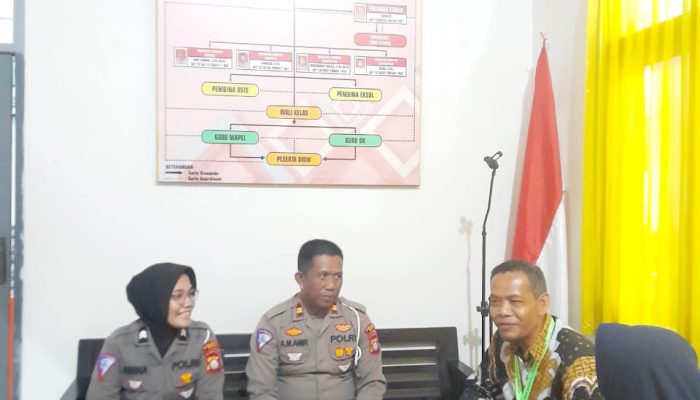 Siswa Parkir Sembarangan, Satlantas Polres Bone Berikan Imbauan Ke Sekolah