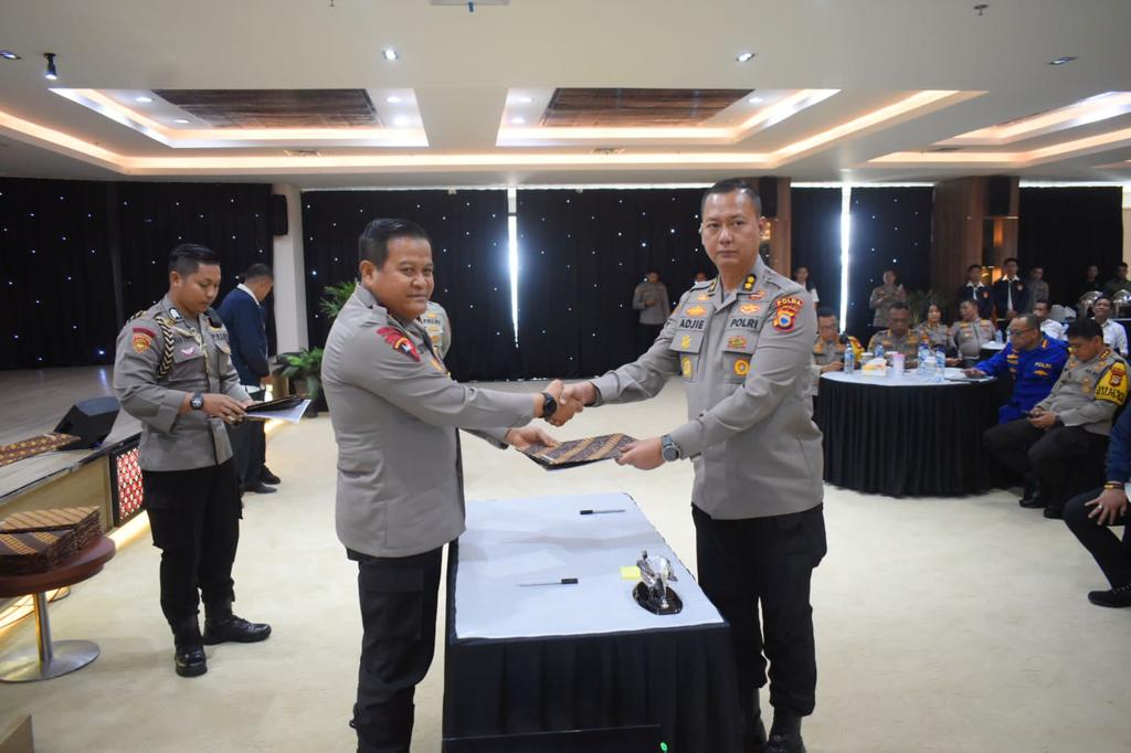 Kabagbinkar Biro SDM Polda Sulsel Hadiri Penyerahan DIPA 2024 dan Penandatanganan Pakta Integritas