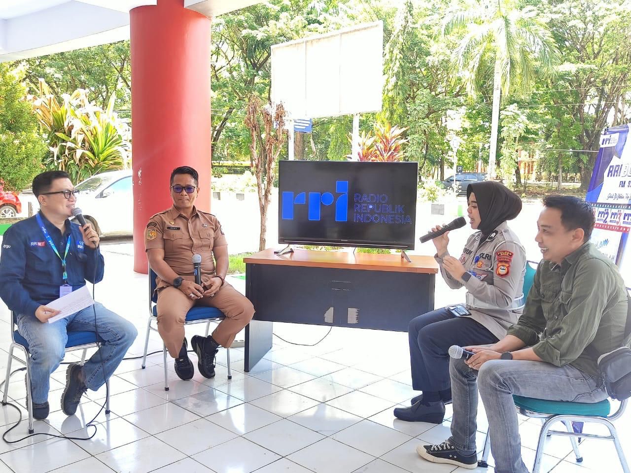 Dialog Interaktif Lewat Radio, Satlantas Polres Bone Beri Pesan Kamseltibcarlantas