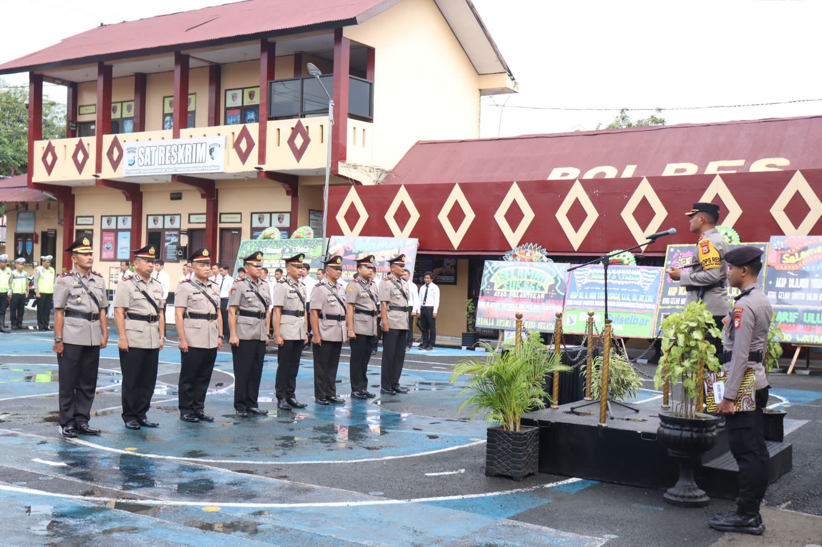 Kapolres Soppeng Pimpin Langsung Upacara Sertijab Kabag SDM, Kasat Lantas, Kasat Intelkam, Kapolsek Lilirilau dan Kasie Humas