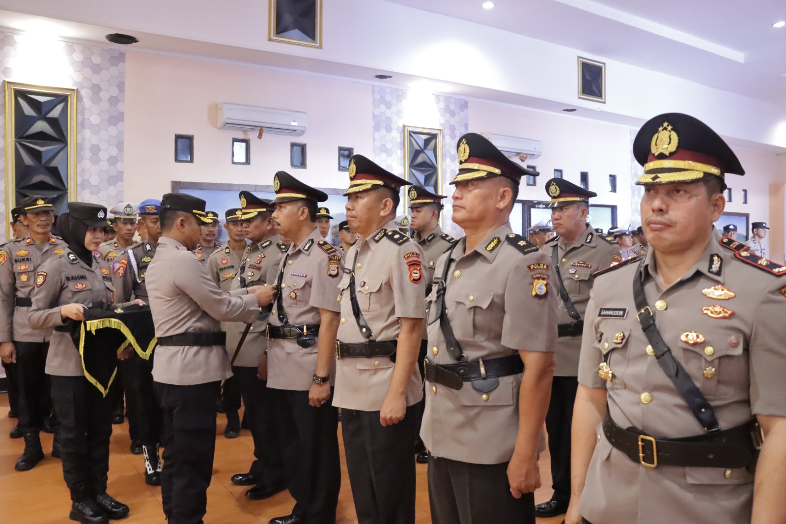 Kapolres Pinrang Pimpin Upacara Serah Terima Jabatan PJU Dan Kapolsek Jajaran Polres Pinrang