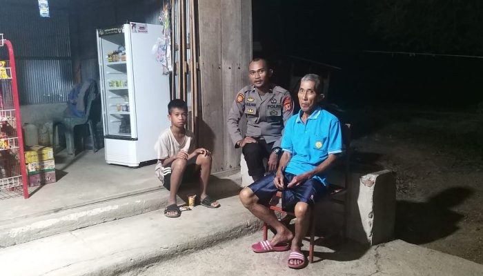 Jaga Kamtibmas Saat Malam Hari, Personil Polsek Majauleng Polres Wajo Laksanakan Patroli Blue Light