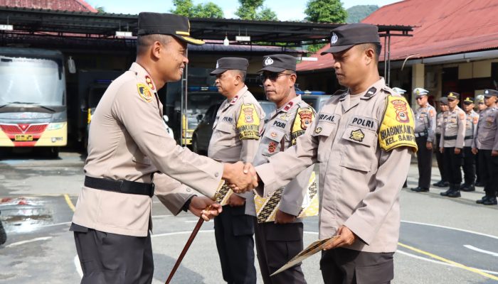 Berprestasi, Kapolres Palopo Ganjar Penghargaan ini Kepada Personil