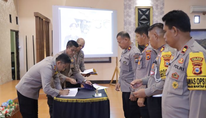 Sosialisasi Dan Penyerahan Dipa T.A. 2024 Serta Penanda Tanganan Pakta Integritas Di Lingkungan Polres Pinrang