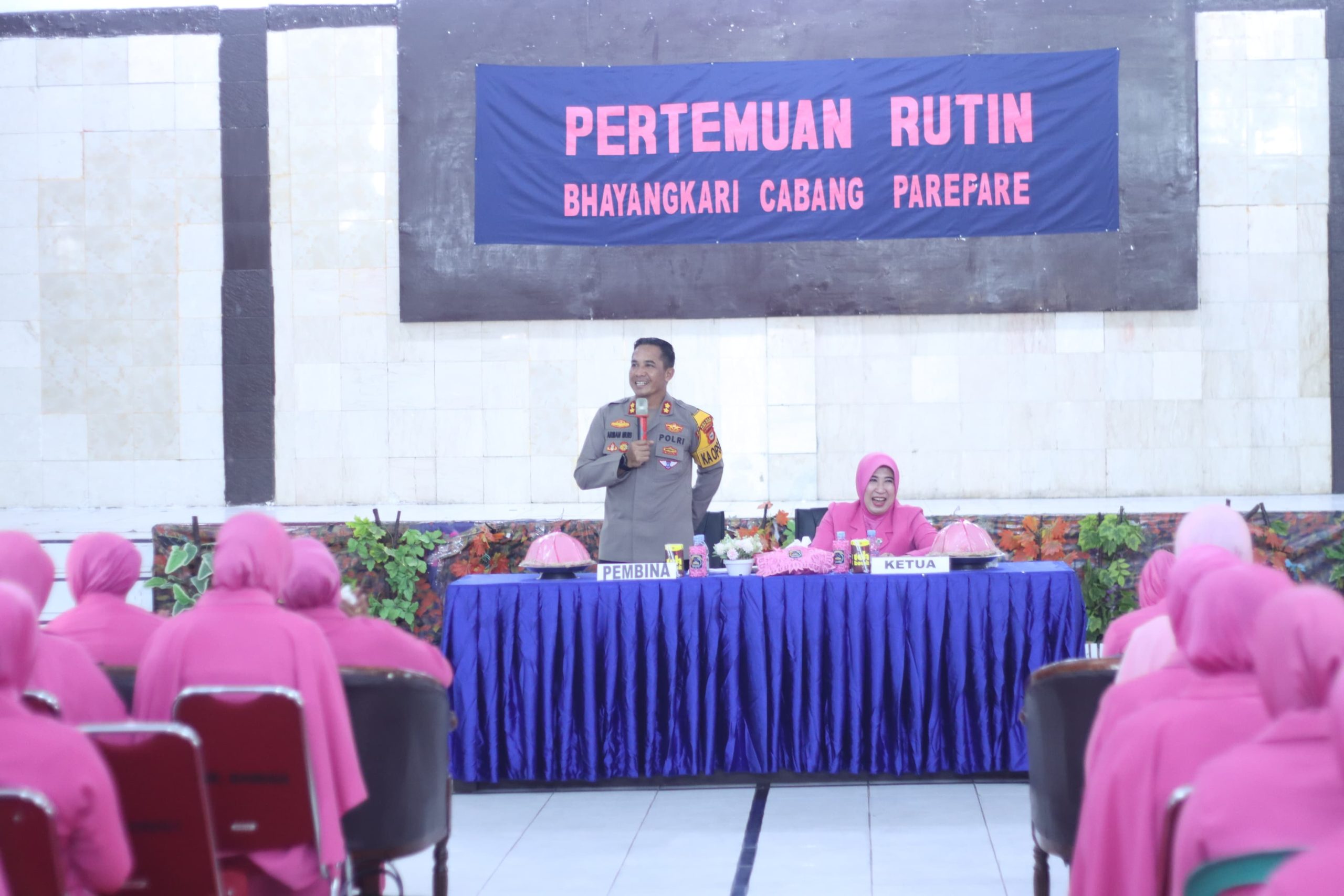 Bhayangkari Cabang Parepare Gelar Tatap Muka, Kapolres Parepare Imbau Netral Pada Pemilu 2024, Bijak Ki’ bermedia Sosial