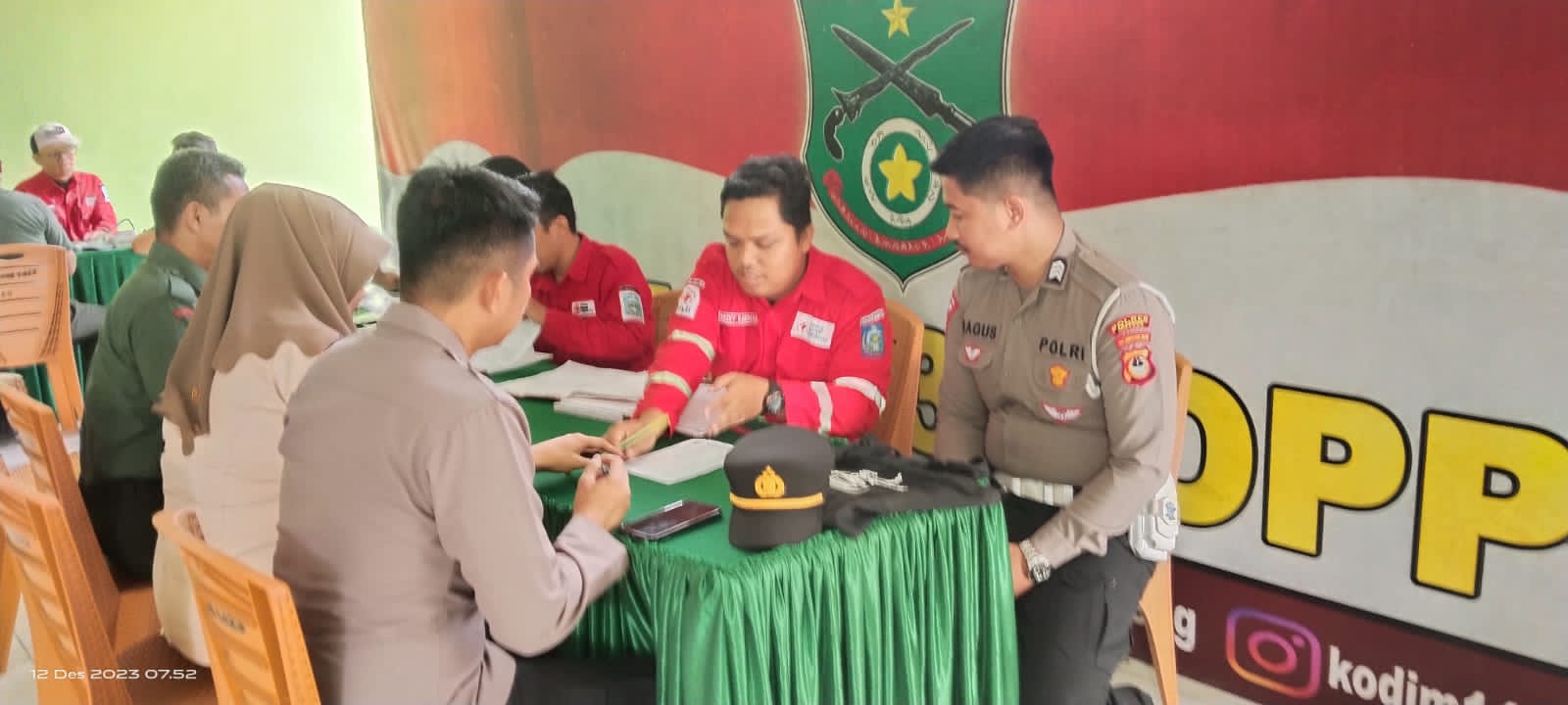 Puluhan Personil Polres Soppeng Ikuti Donor Darah Dalam Rangka Hari Juang TNI AD ke 78