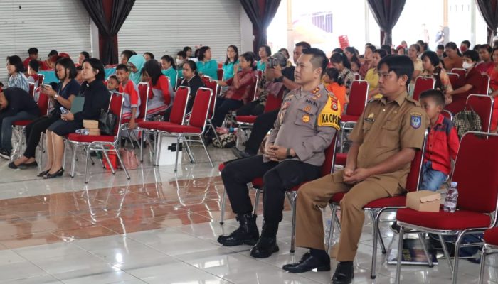Kapolres Tana Toraja Mengikuti Perayaan Natal Pada Perayaan HDI