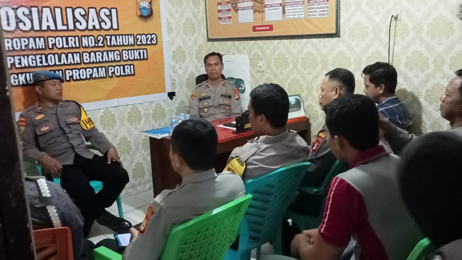 Propam Polres Sidrap Gelar Sosialisasi Perkadiv Propam Polri Nomor 2 Tahun 2023 Di Polsek Watang Pulu