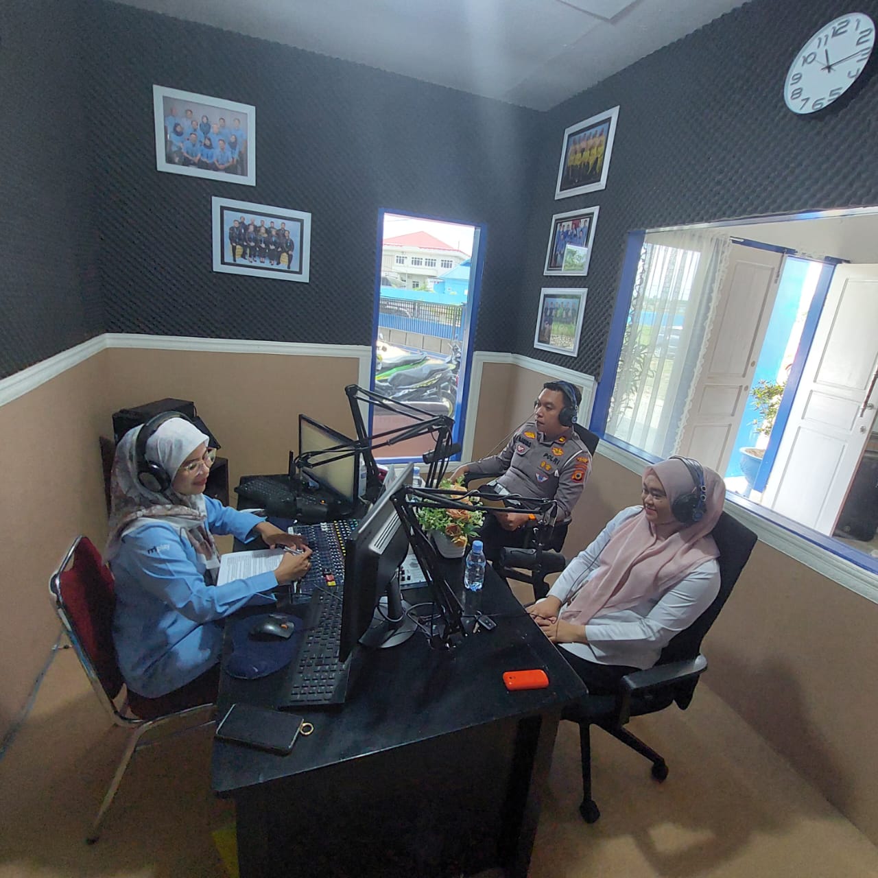 Dialog Interaktif di Radio, KRI Satlantas Polres Bone Sosialisasikan Ini