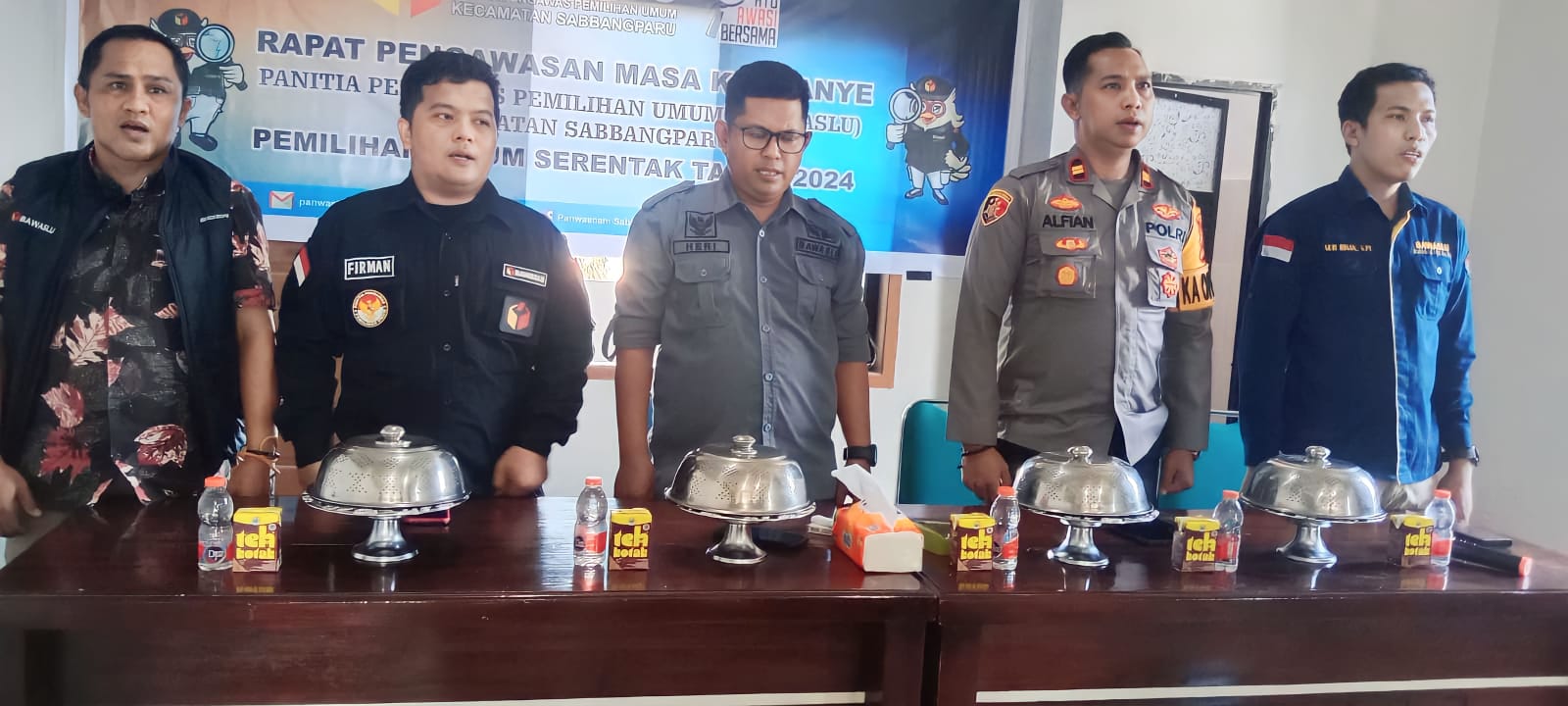 Kapolsek Sabbangparu Hadiri Rapat Pengawasan Kampanye bersama Panwascam Sabbangparu