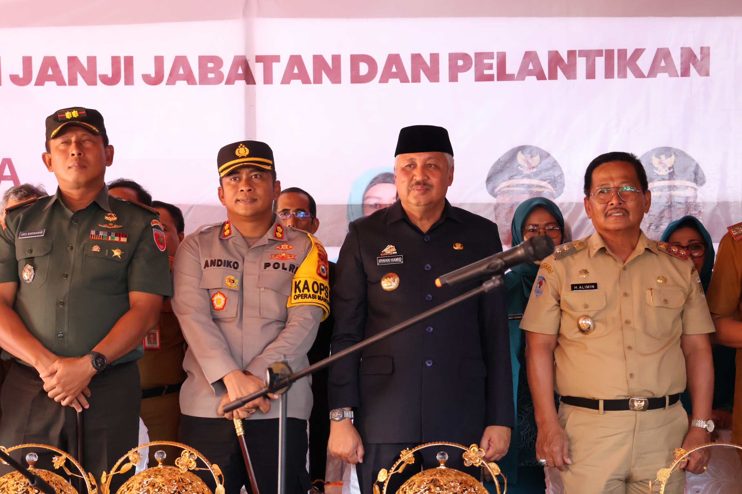 Kapolres Pinrang Hadiri Acara Pelantikan dan Pengambilan Sumpah Jabatan Kades Tadang Palie