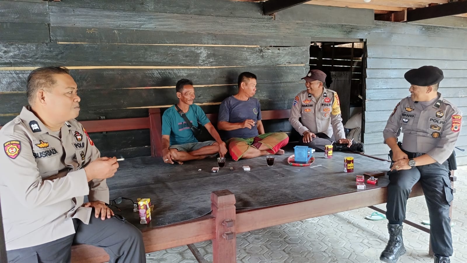 Kanit Intel Bersama Bhabinkamtibmas Polsek Belawa Sambangi Warga Binaannya