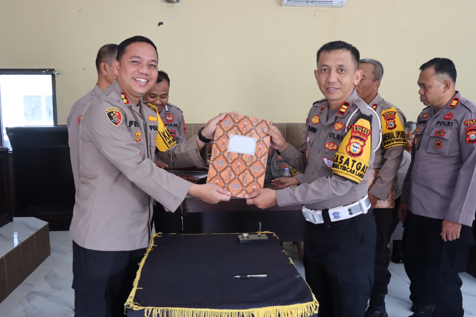 Kapolres Sinjai Pimpin Sosialisasi DIPA / RKA-KL dan Pendistribusian Anggaran Serta Penandatangan Pakta Integritas Polres Sinjai TA. 2024