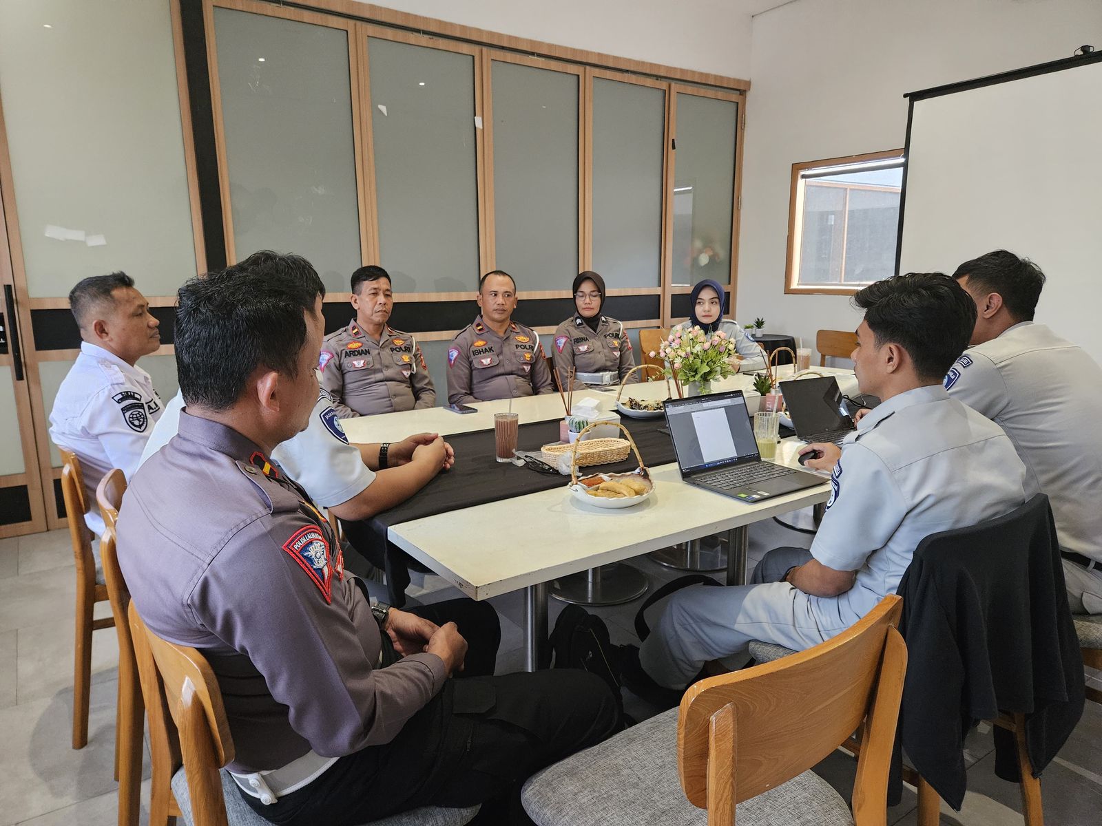 Jaga Kamseltibcar Lantas Jelang Nataru, Satlantas Polres Bone Gelar FGD