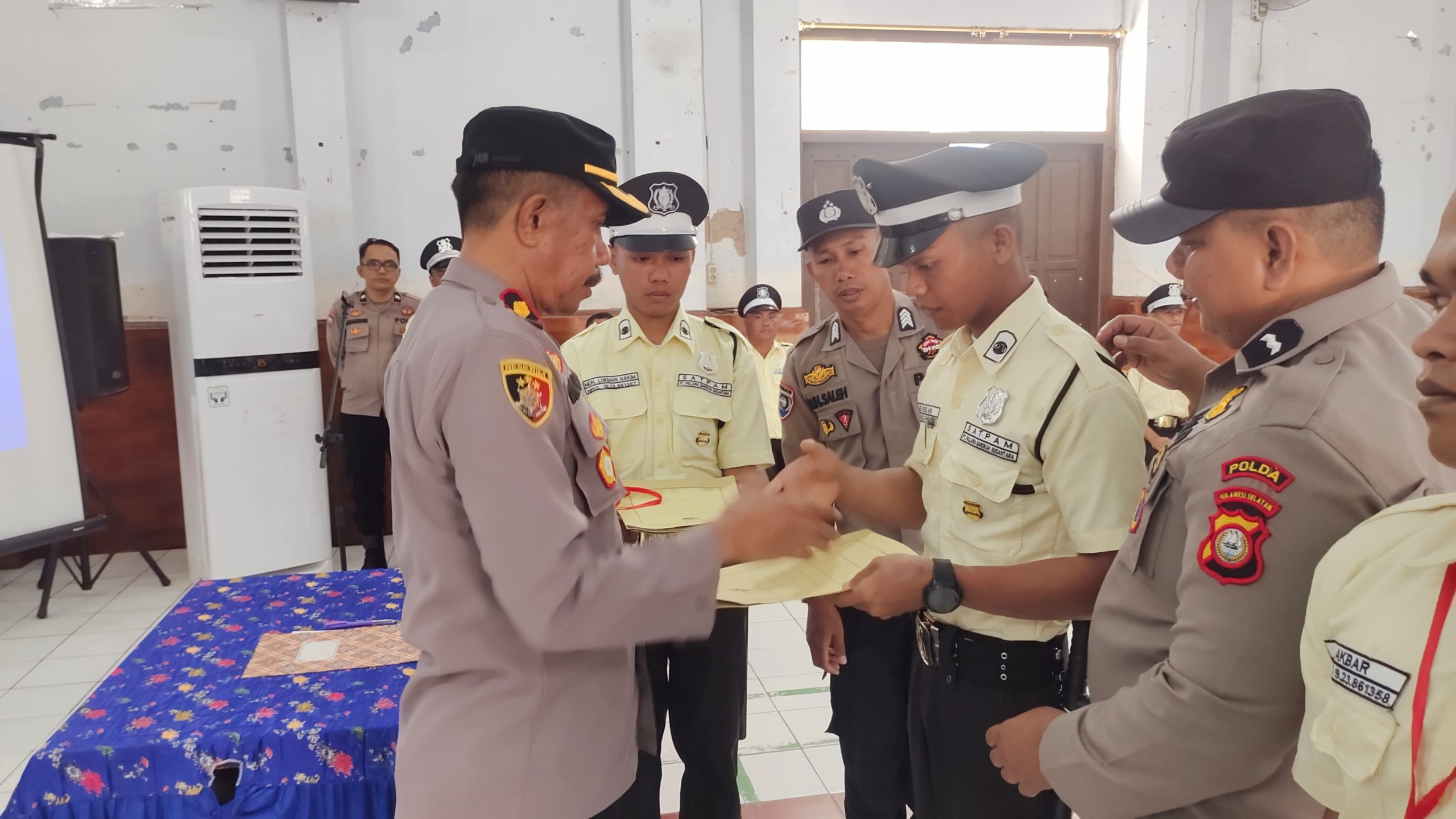 Waka Polres Parepare Tutup Pelatihan Diksar Satpam, Cetak 3 Siswa Terbaik