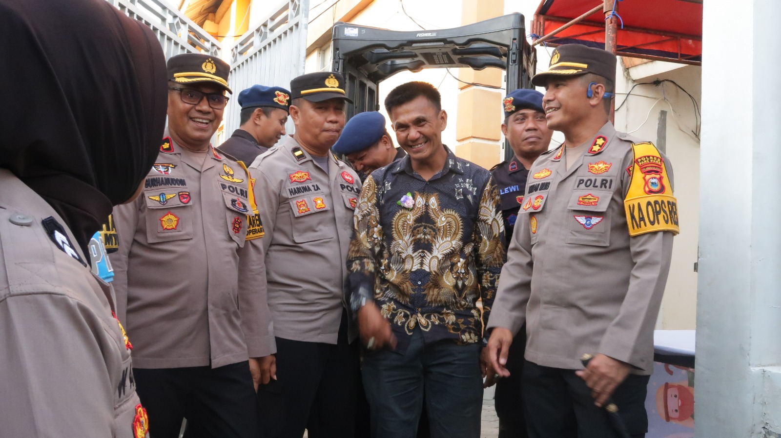 Kapolres Parepare Pantau Langsung Pengamanan Ibadah Natal Bersama Di Gereja Toraja Klasis Parepare