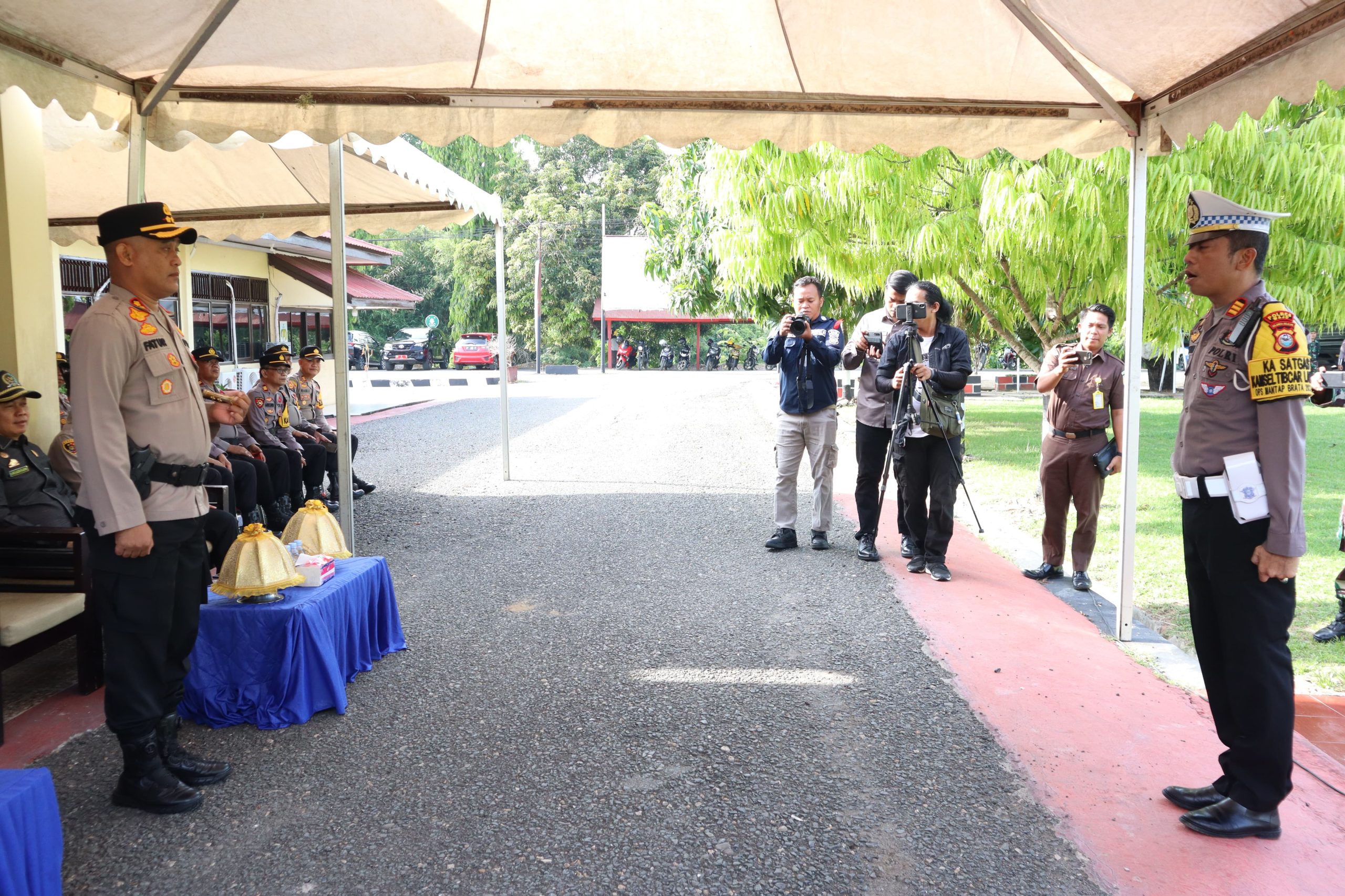 Dalam Rangka Persiapan Pam Nataru, Kapolres Wajo Laksanakan Apel Gelar Pasukan Operasi Lilin 2023