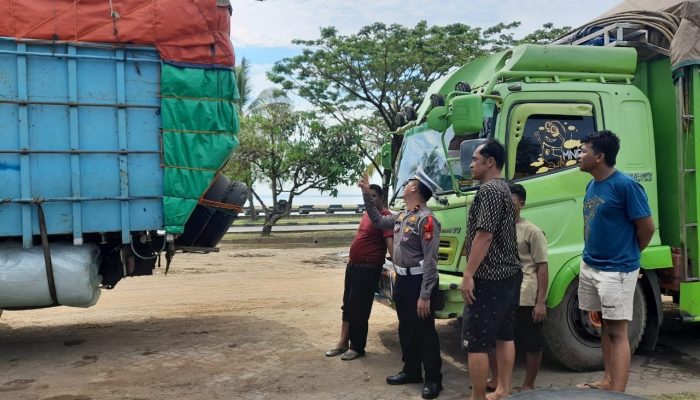 Ops Lilin, Satlantas Polres Bone Imbau Truk ODOL dan Ajak Tertib Berlalu Lintas
