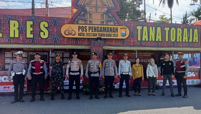 Personil TNI – Polri bersama Tim Gabungan Instansi Terkait Siaga Di Pos Pengamanan Dan Pos Layananan