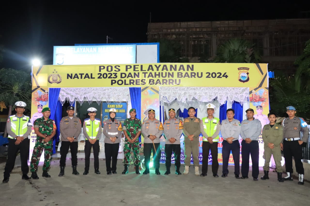 Kasat Lantas Polres Barru Dampingi Kapolres Saat cek Pos PAM Ops Lilin 2023
