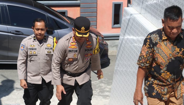 Kapolres Wajo Pantau Pengamanan Perayaan Natal di Gereja Toraja Jemaat Sengkang