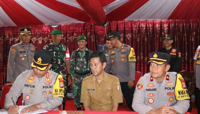 Pastikan Pengamanan Nataru, Kapolres Wajo, Cek Kesiapan Pos Pengamanan Operasi Lilin 2023