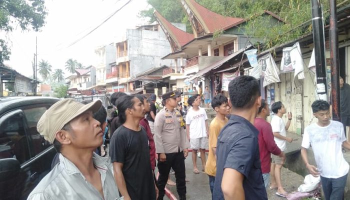 Kebakaran Rumah, Kapolres Tana Toraja Himbau Warga Tetap Waspada.