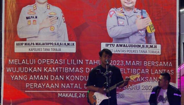 Keren, Kapolres Tana Toraja Hibur Warga Di Pos PAM Makale