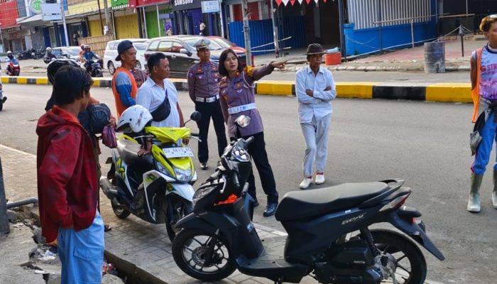Wujudkan Kamseltibcarlantas, Kasat Lantas Polres Bone Imbau Para Pekerja Jalan
