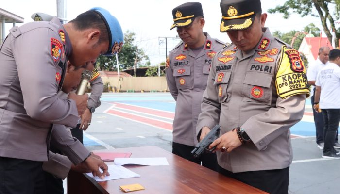 Kapolres Luwu Timur AKBP Zulkarnain Cek Senpi Personil, Ini Tujuannya
