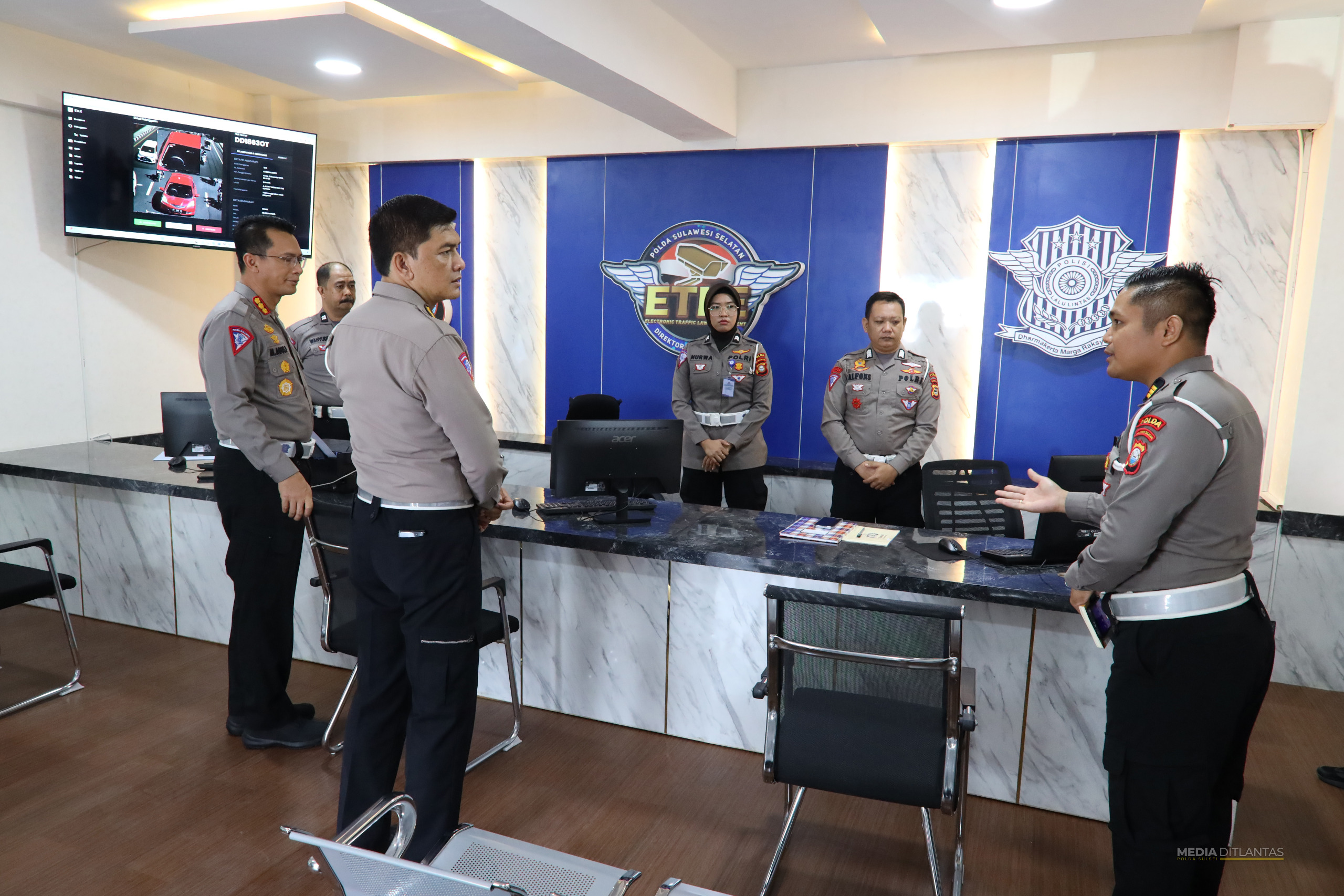 6 Hari Ops Lilin, KBP Imade Agus : Ditlantas Polda Sulsel Akan Terus Optimalkan Penindakan Melalui Etle dan Refresif Non Yustisi