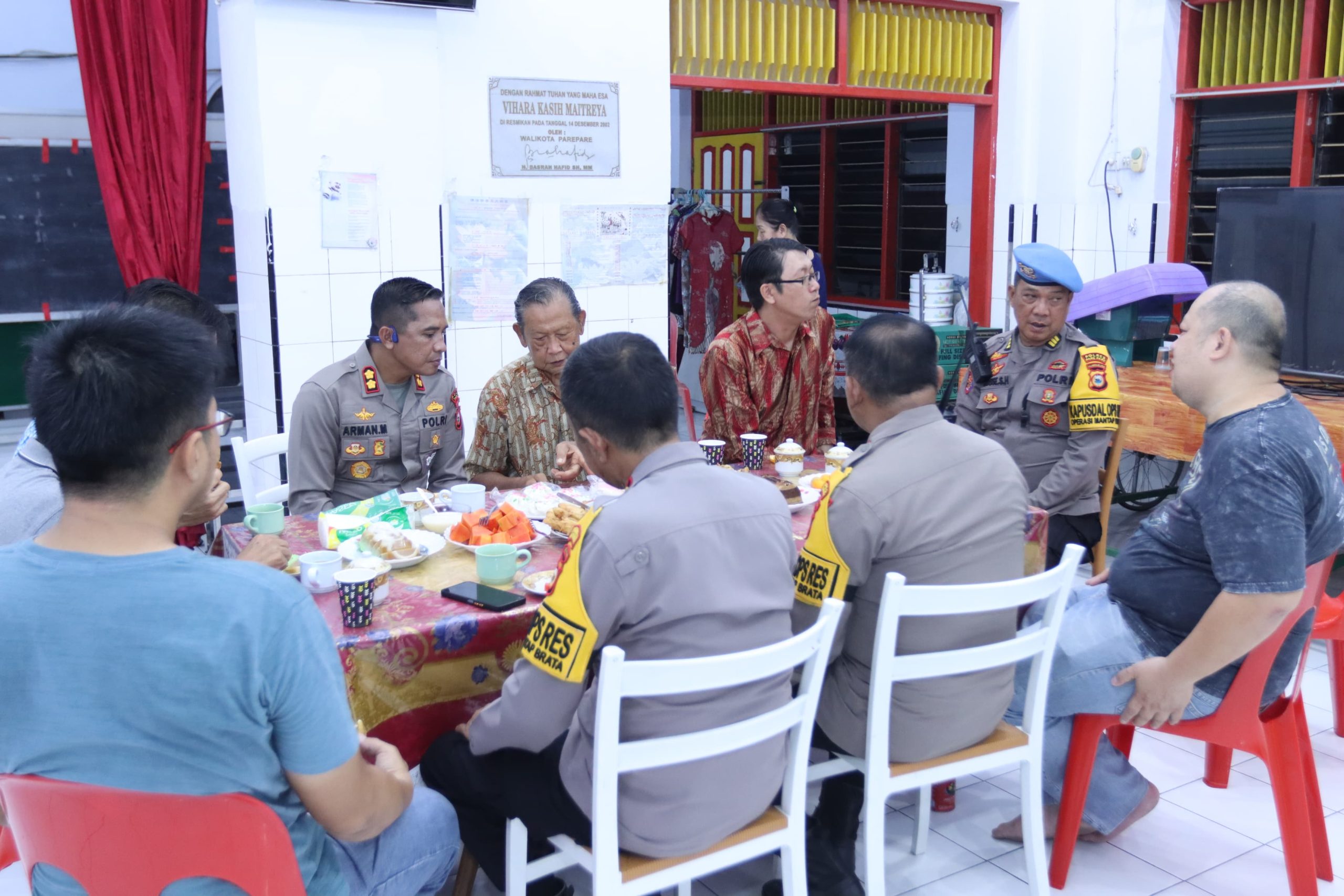 Dalam Menciptakan Situasi Kamtibmas Aman dan Kondusif Kapolres Parepare Jalin Silaturahmi di Vihara Kasi Maitrea